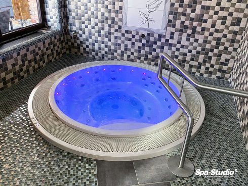 SPA-Studio® je výhradný európsky predajca rodinných vírivých vaní a SWIM SPA od Canadian Spa International®.