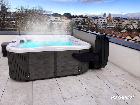 SPA-Studio® ponúka komerčné aj domáce vírivky a SWIM SPA od výrobcu Canadian Spa International®.