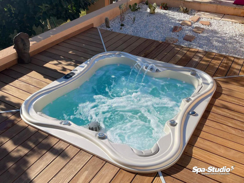 Nízkoenergetické vírivky a plavecké bazény SWIM SPA od autorizovaného predajcu SPA-Studio® v Česku aj na Slovensku.