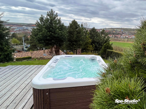 SPA-Studio® je výhradným predajcom a autorizovaným servisným poskytovateľom pre všetky vírivky a SWIM SPA od výrobcu Canadian Spa International®.