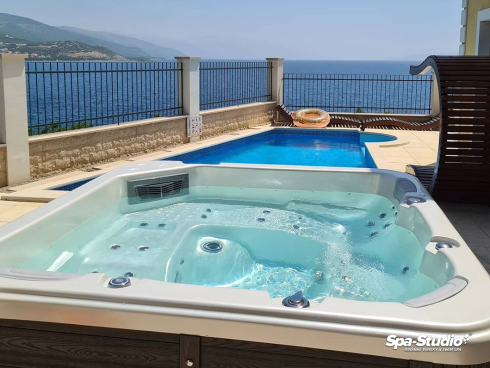 SPA-Studio® je výhradným predajcom a autorizovaným servisným poskytovateľom pre všetky vírivky a SWIM SPA od výrobcu Canadian Spa International®.