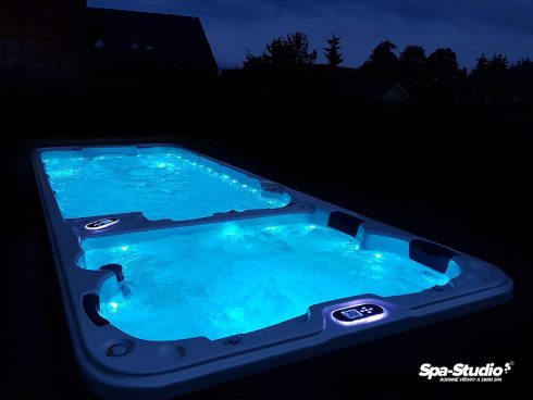 Rodinné bazény SWIM SPA kombinované s vírivkou od SPA-Studia® ponúkajú nekompromisnú kvalitu v nekonečnom plávaní alebo zábave pre celú rodinu aj priateľov.