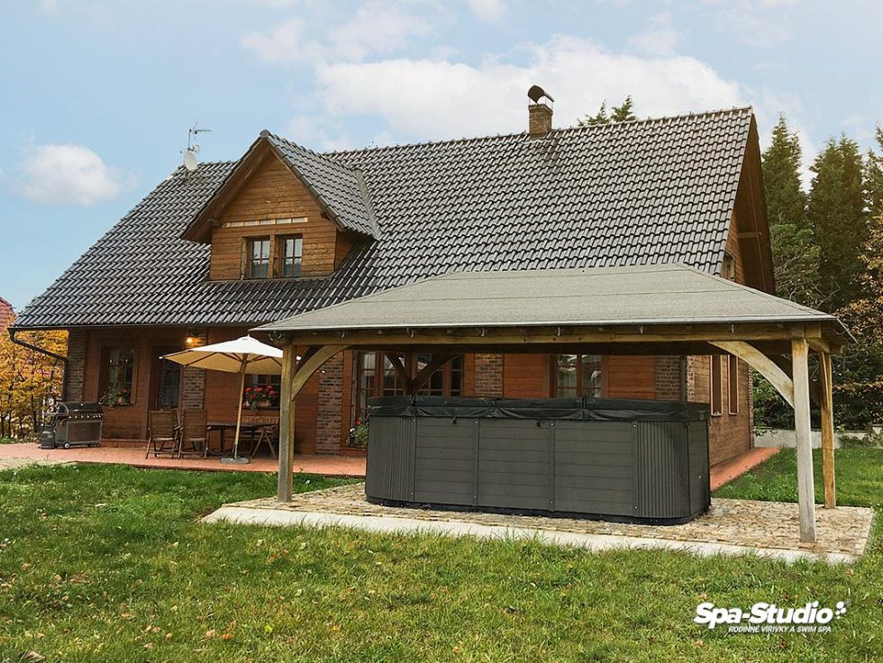 Bazén s protiprúdom v kategórií SWIM SPA od SPA-Studia® je ideálnou voľbou pre tých, ktorí chcú relaxovať a športovať súšasne v jednom kombinovanom zariadení.
