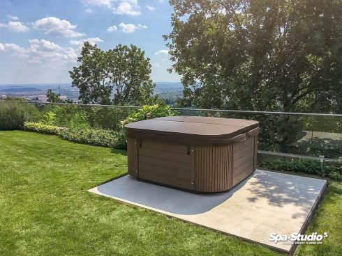 Najväčší výber vírivých vaní, SWIM SPA a ďalších modelov nájdete na predajniach SPA-Studio® dnes už po celej Európe.