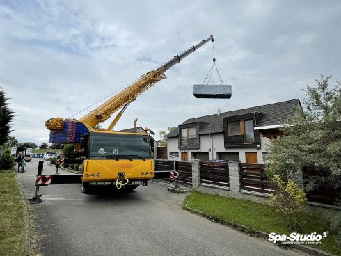 Kompletnú dopravu a montáž vírivej vane alebo bazénu SWIM SPA je možné zaistiť na kľúč vrátane všetkých výkopových prác.