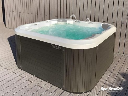 Technológie vo vírivke a plaveckom SWIM SPA sú na našich predajniach SPA-Studio® bežne dostupný tovar a vďaka tomu ponúkame prvotriedny servis, na ktorý je možné sa vždy spoľahnúť.