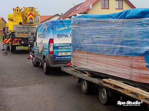 Dopravou vírivej vane to nekončí. Medzi naše hlavné výhody patrí istota dodania všetkých náhradných dielov a autorizované servisné oddelenie.