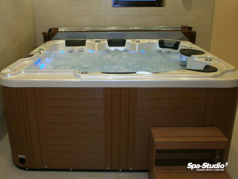 SPA-Studio® je výhradný európsky predajca whirlpool, jacuzzi a hot tub od Canadian Spa International®.