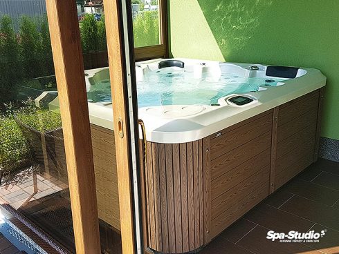 SPA-Studio® v Prahe ponúka všetky najpredávanejšie modely víriviek a plaveckých bazénov SWIM SPA, ktoré si môžete osobne vyskúšať.